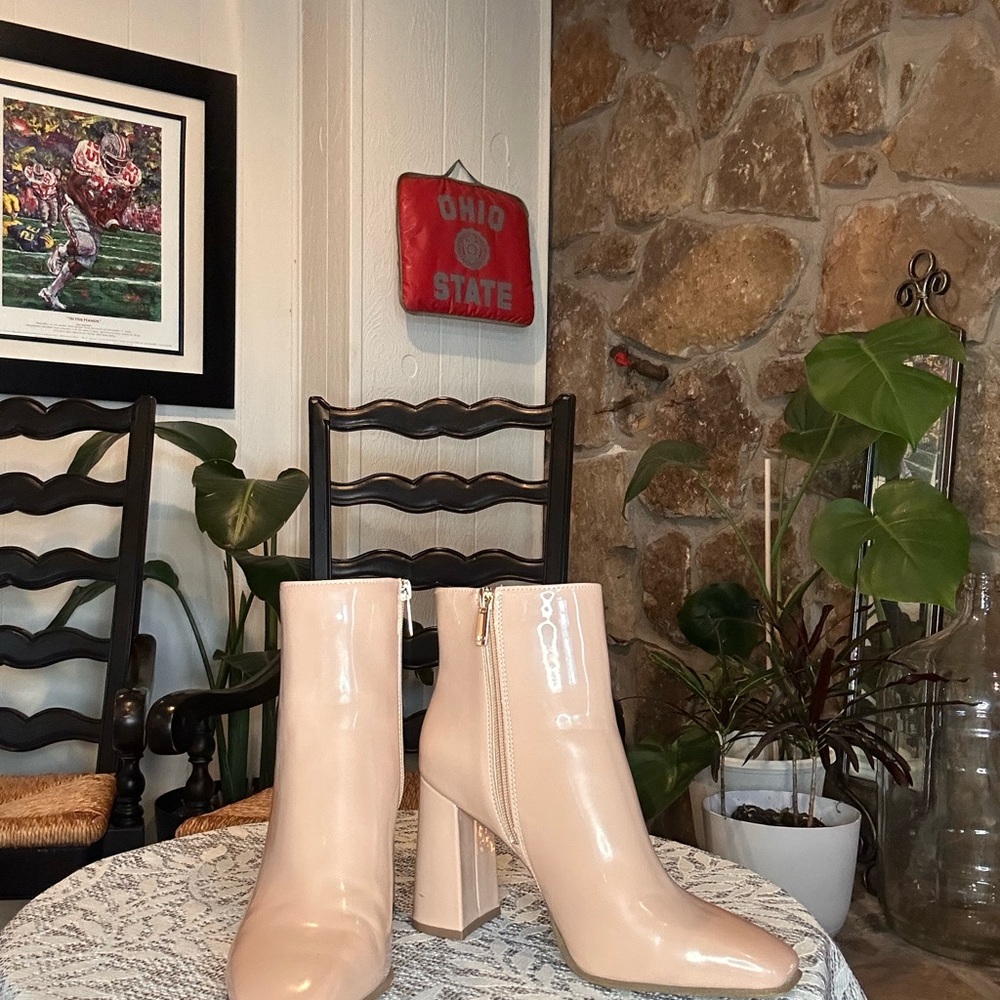 Elegant Peach 🍑 Ankle Boots